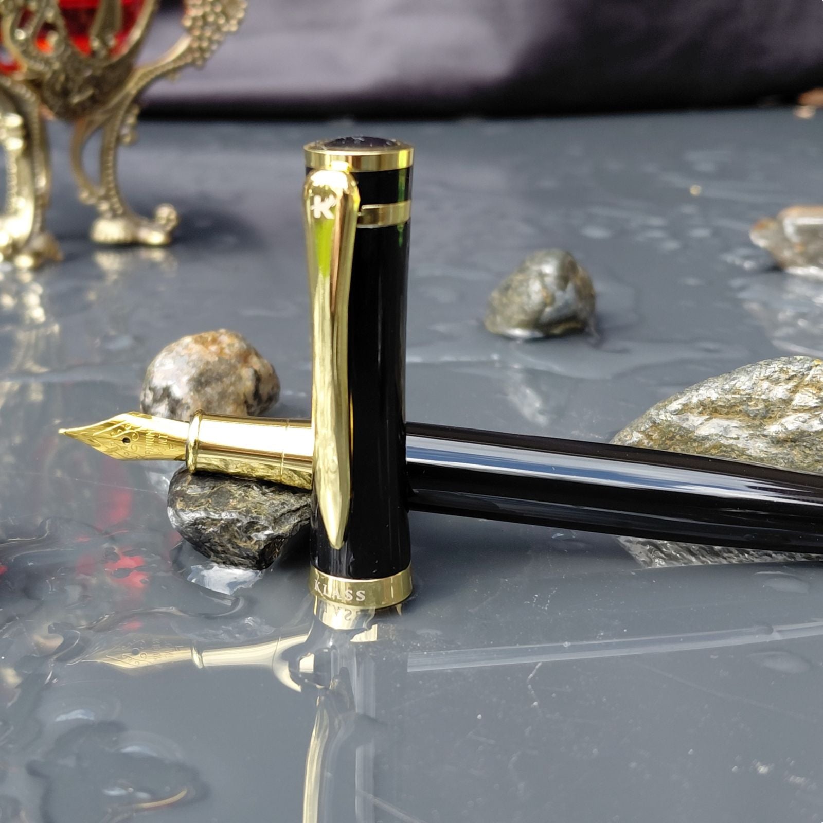 MODERN - BLACK GOLD