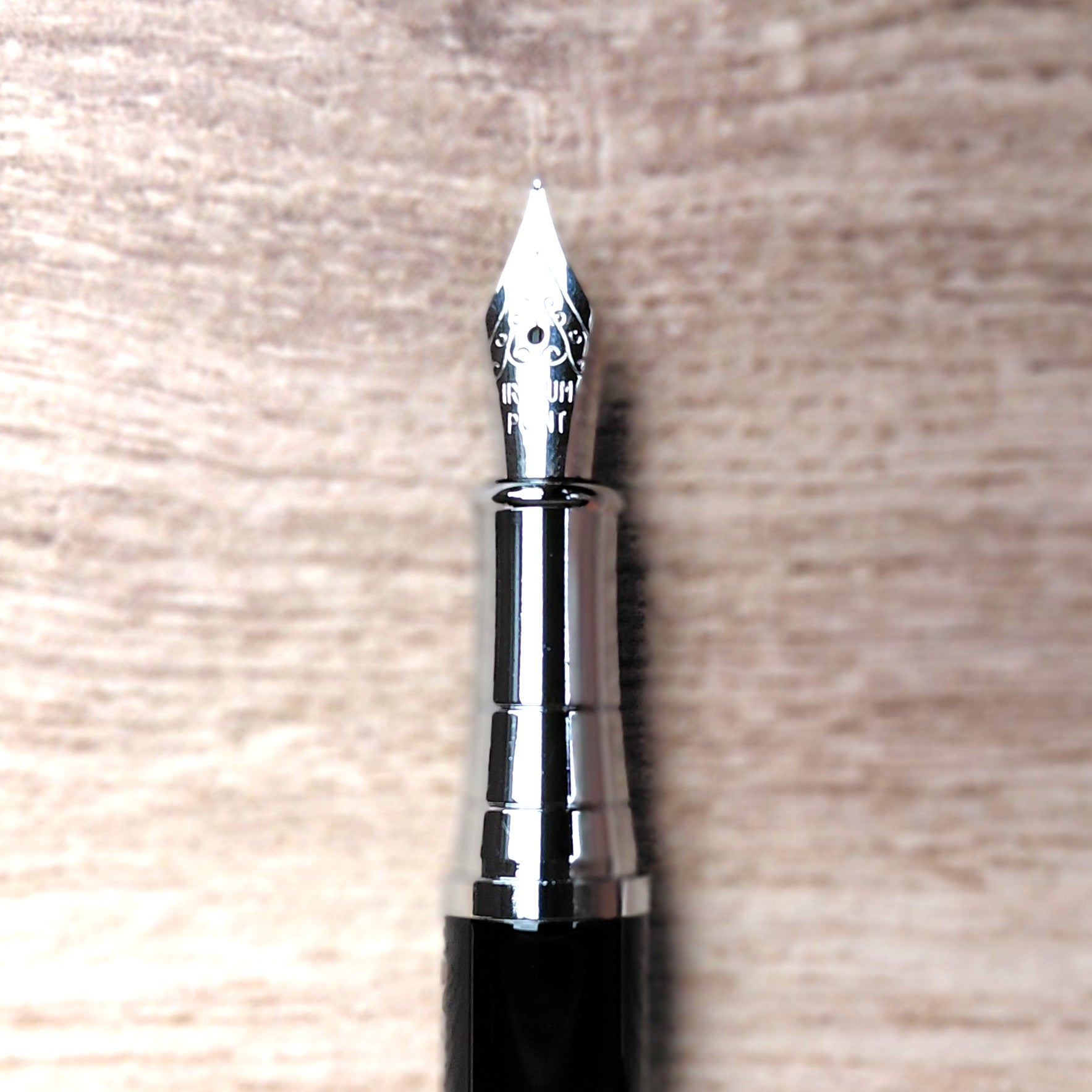 MODERN - BLACK SILVER